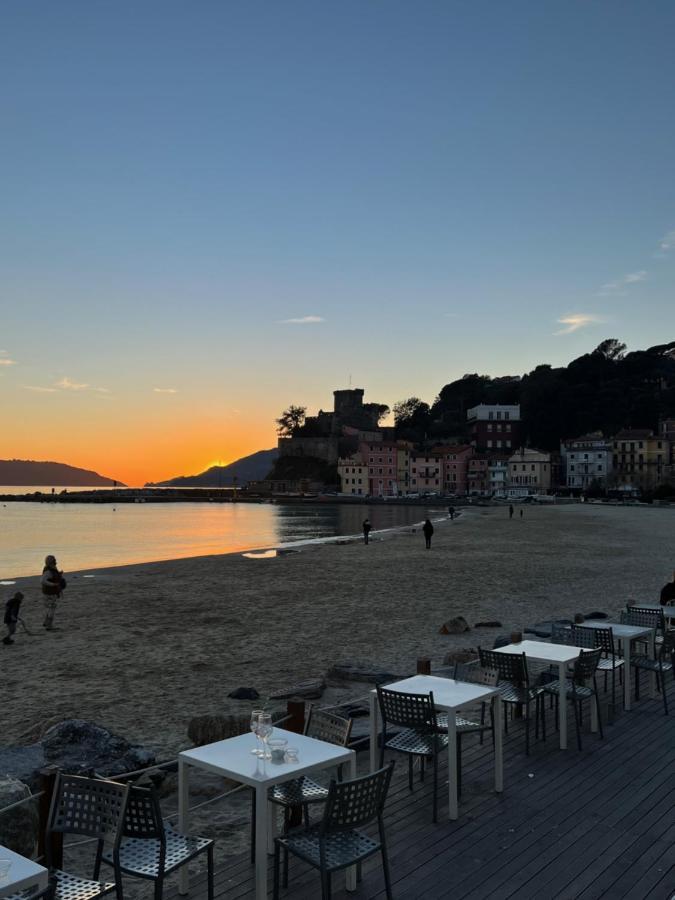 La Torretta A San Terenzo Hotel Lerici Luaran gambar